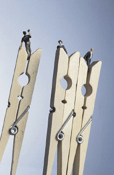 Menschen auf Wscheklammern